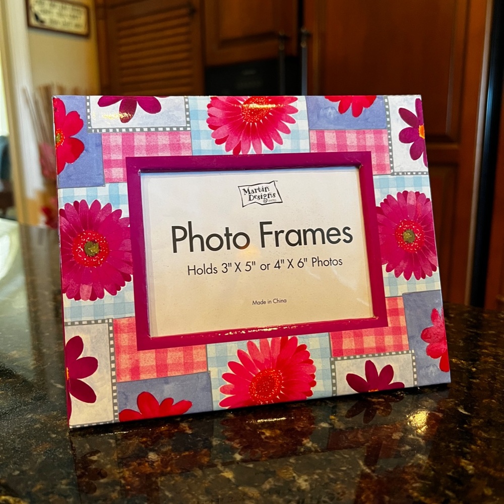 Pink Daisy Picture Frame